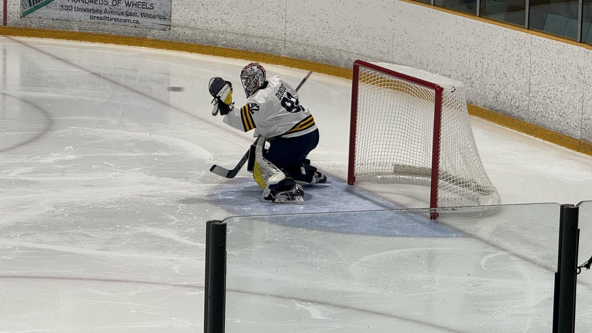 profan9's tweet image. This team is 4-0!?!  The Wilfrid #Laurier #GoldenHawks are one win away from matching their last season total after beating the #Windsor #Lancers 4-3! 🏒🏒
#SoarAbove #OUA #hockey #USports #Hawkey