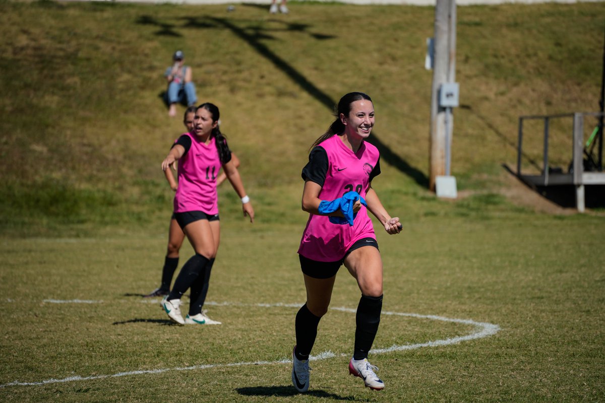 Highlights from Pink Out! 🩷🖤

📰 ecutigers.com/news/2025/10/1…

#GoTigers
