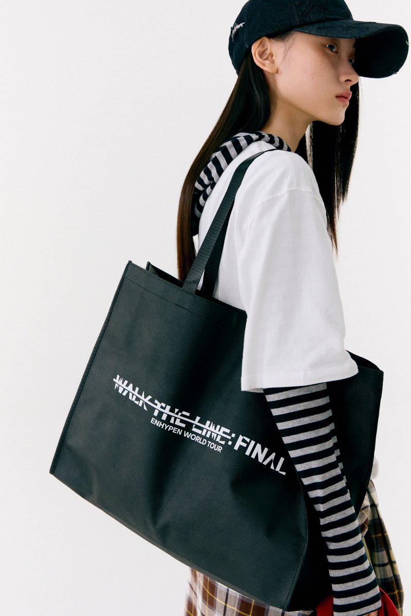 HYBE_MERCH's tweet image. ENHYPEN WORLD TOUR &apos;WALK THE LINE&apos; : FINAL Official Merch.
Concept Photo (1/3)

❤️‍🔥 상품 공개: 2025. 10. 13. 6PM (KST)
📆 판매 오픈: 2025. 10. 14. 6PM (KST)
📍 @weverseshop 

#엔하이픈 #ENHYPEN #EN_WORLDTOUR_WALKTHELINE
#EN_WALKTHELINE_FINAL