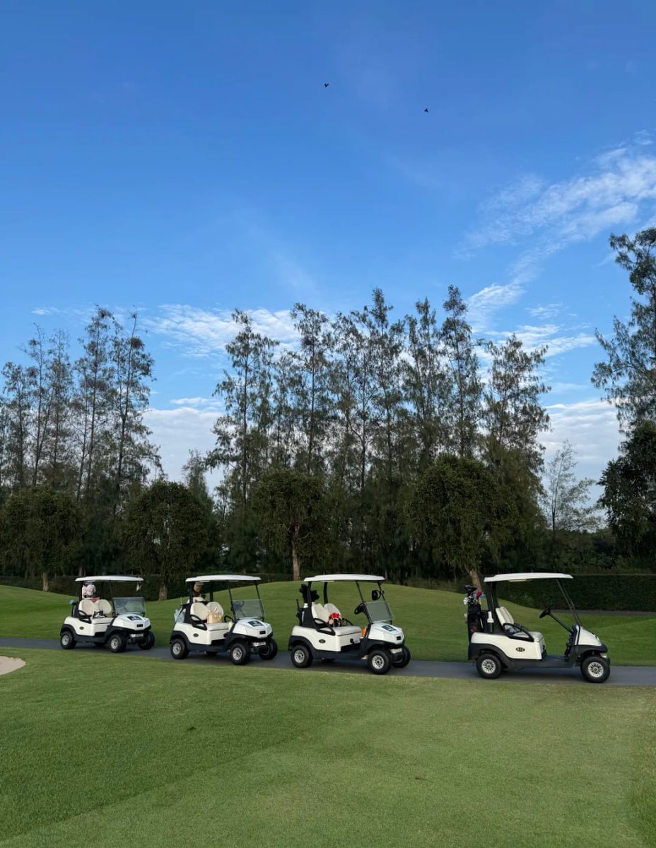 AnN0y1ngCuNt's tweet image. Enjoying my spare time on the greens—there&apos;s nothing quite like a round of golf to unwind and recharge!  #GolfLife #SpareTime #TeeTime #GolfAddict #OutdoorActivity #ChasePar #GolfingGoals #RelaxAndPlay #SportsLifestyle #GolfAdventure
