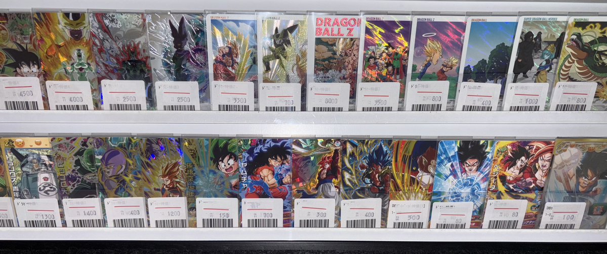 fullcompaki's tweet image. ドラゴンボールヒーローズの現在のケースです😲DAや特価品が豊富にあるので気になる方はぜひフルコンプ秋葉原店までお越しくださいませ✨
 #SDBH #DBSDV #スーパードラゴンボールヒーローズ #DBH #ドラゴンボールスーパーダイバーズ
