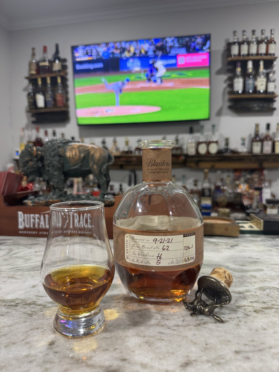 UKHUBER's tweet image. I love my Cubs, but damn it they make me drink. 

Please Hit The Ball!!!!

#ChicagoCubs 
#GoCubsGo
#Bourbon