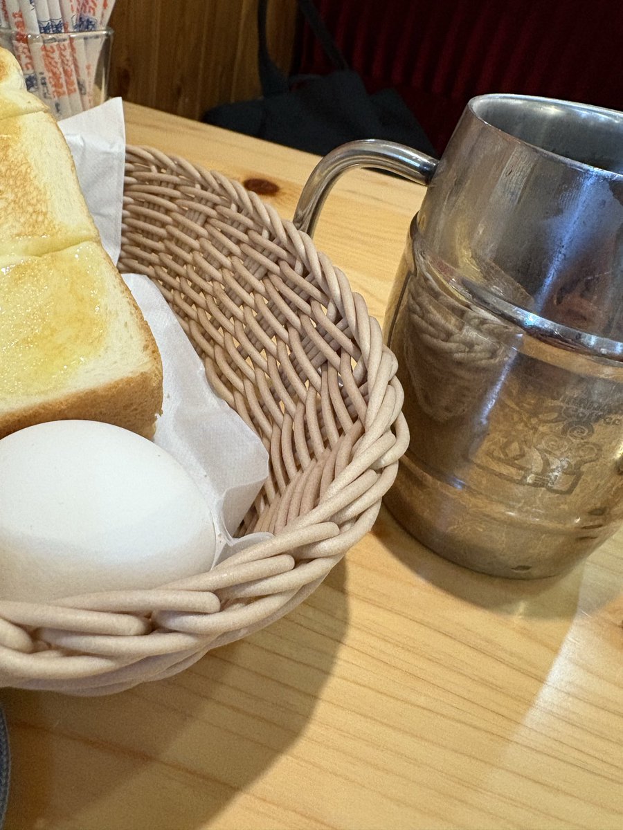今日は
たっぷりコーヒーの方に
しましたよん
#コメダ珈琲店 
#モーニング