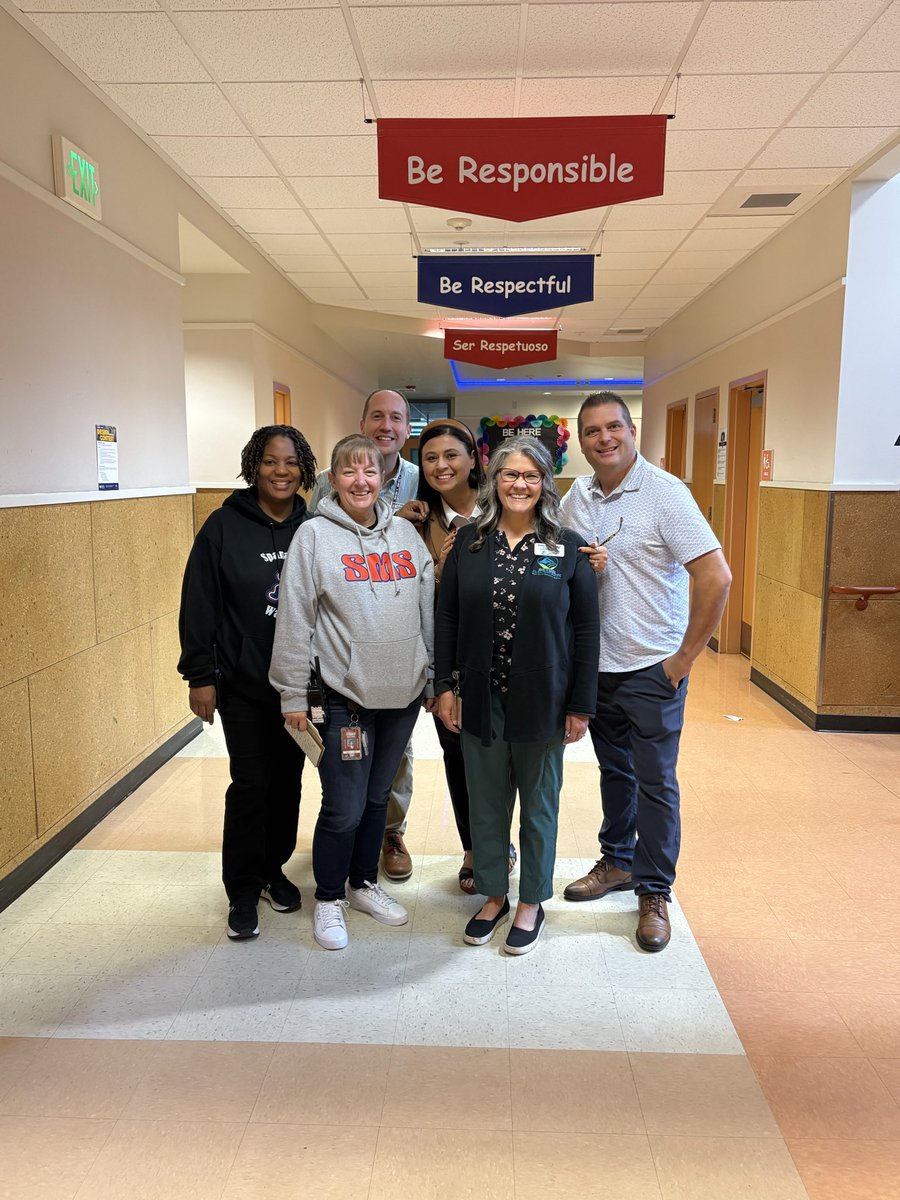 Jess_hannigan's tweet image. Had an amazing time coaching the incredible behavior team leaders at Spanaway Middle School from the Bethel School District in Washington!
 #behaviorsolutions @SolutionTree @JohnHannigan75
