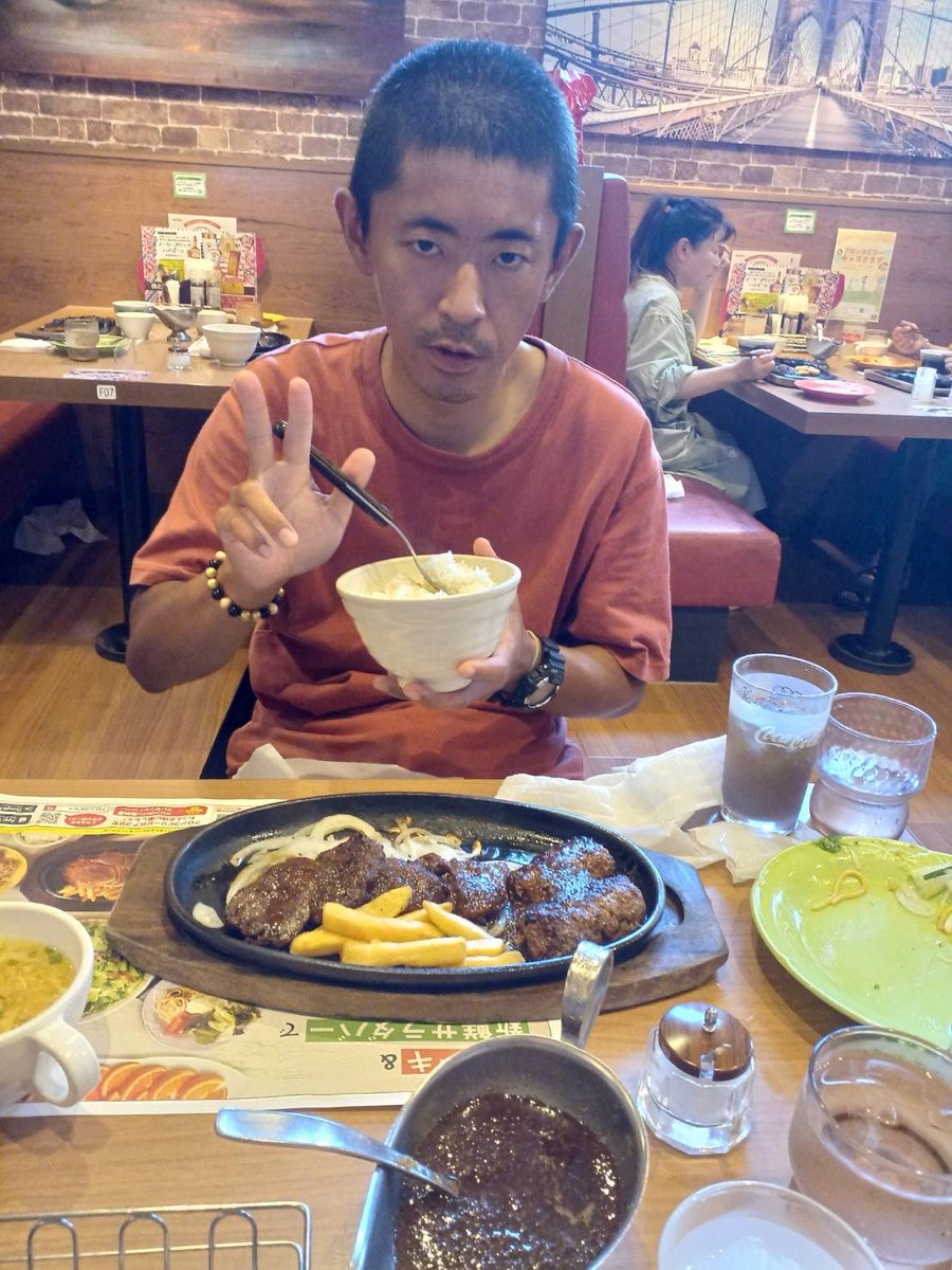 olive_care's tweet image. グループホーム#おりーぶ堀池　食事会は「ブロンコビリー」でステーキ🥩食べたよ😋みなさん満足😋満足
#食事会
#ブロンコビリー　
#障がい者グループホーム
#ショートステイ
#見学体験受付中
#男女空室あり