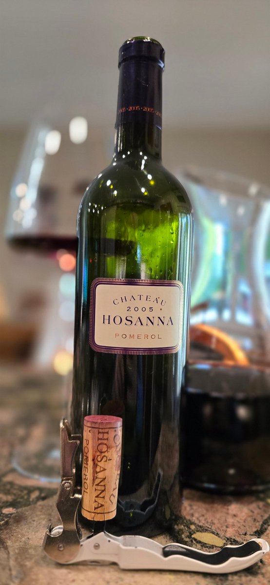 Noles31BB's tweet image. Its a #Pomerol #Merlot Saturday(and  #cabernetday) - who's with me???
#sadiesomm says G'night all!!!🐱