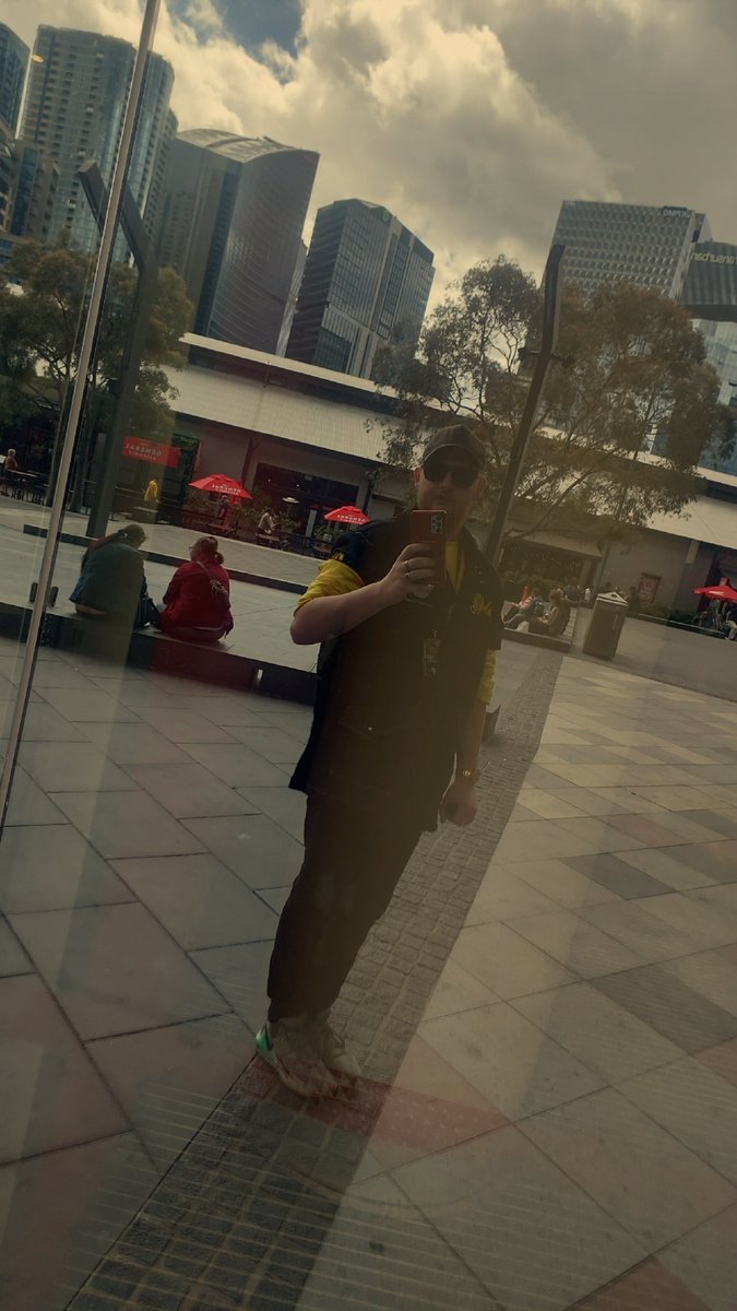 A huge shout out to <a href="/PAXAus/">PAX Australia</a> and everyone on els from attendees to exhibits and all our speakers and special guests and RX i just want to say thank you for another grate year of pax for my second time being here I will be coming back for life you have me hooked