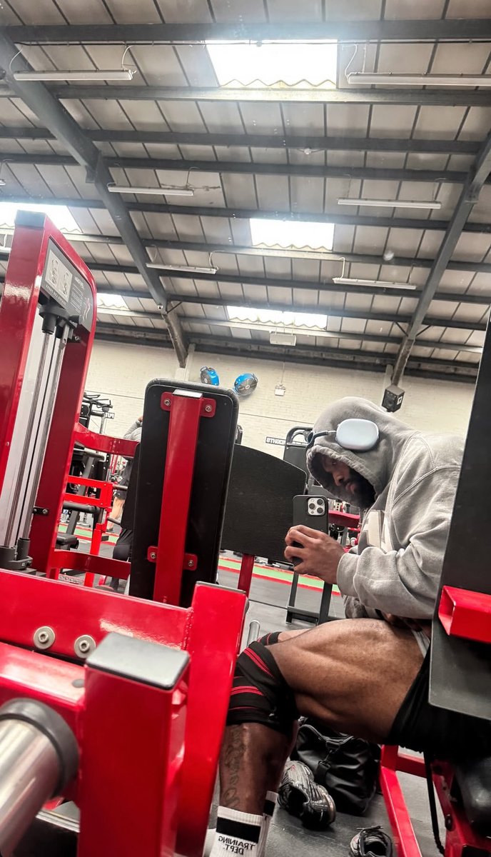 thebigwriter_'s tweet image. 😈