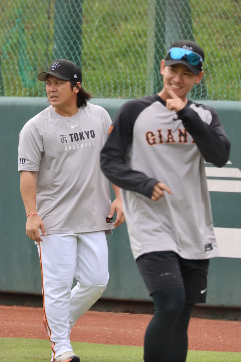 shishamo_out's tweet image. 甲斐さんと一緒なんですけど優志さんには内緒でお願いします…(とは?)
20251011@ジャイアンツ球場
#giants
#井上温大
#甲斐拓也
