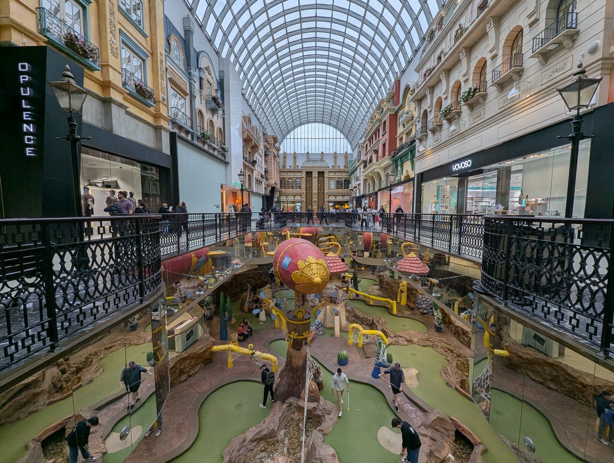 FrankReardon1's tweet photo. Bucket πͺ£ List β
Ever since I was in my teens I always wanted to visit this place. Today in my 50s I finally got the chance.
#WestEdmontonMall OCT.11.2025 https://t.co/rGpxgKJuFo