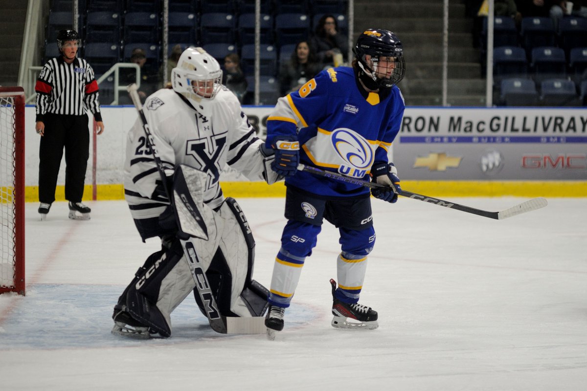 LegerNormand's tweet photo. @aiglesbleus 1 @StFXAthletics 3 hockey féminin universitaire, but de Valérie Haché https://t.co/khPuT2dgF3
