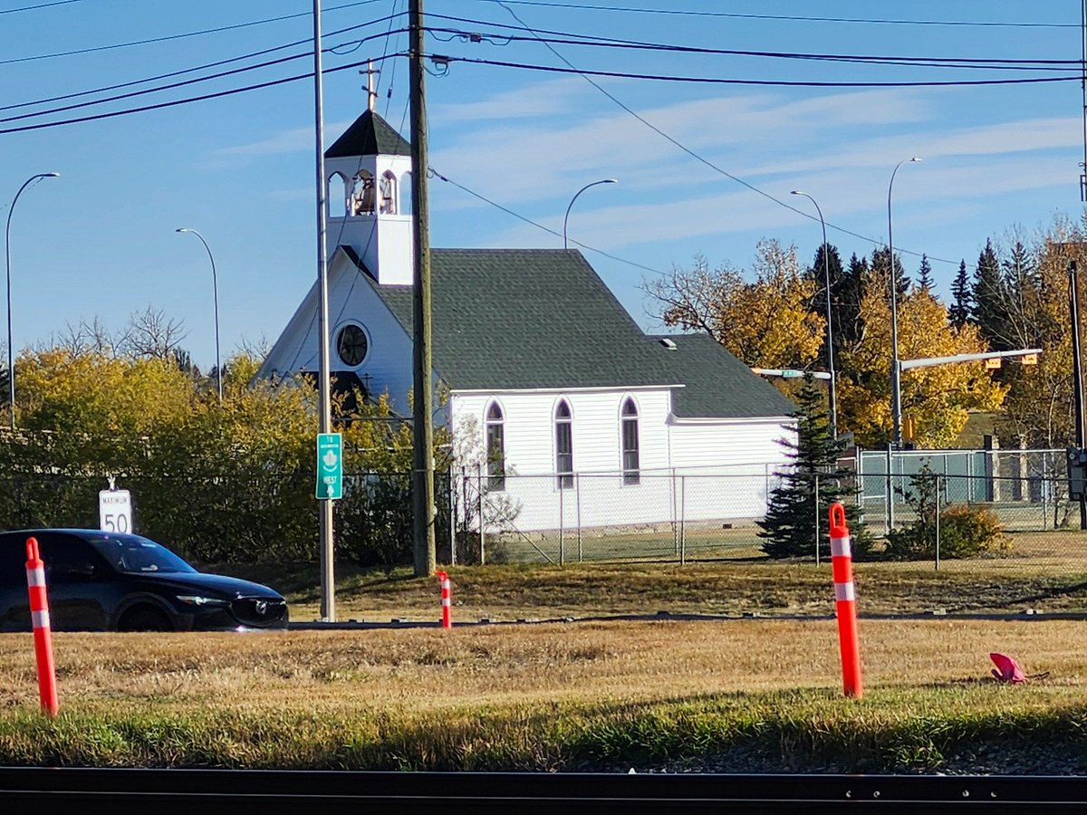 WalkingCalgary's tweet photo. Some of our initial views of #Millrise during today’s inaugural walk.
#Calgary #yyc https://t.co/KwYvYPTJ0n