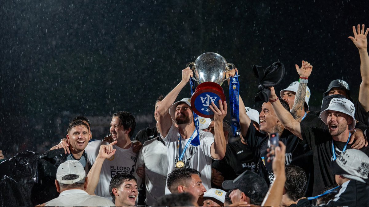 LOBO REY 👑 

#SomosDePrimera 🐺🔝