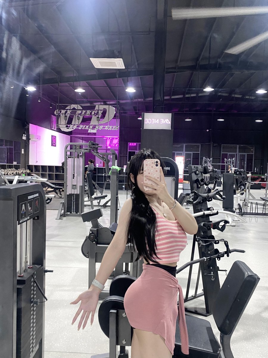 oteov29431646's tweet image. 筋力トレーニングは体型を整えるだけでなく、骨密度を高め、怪我のリスクを軽減します！ ウェイトトレーニングも忘れずに！
 #筋力トレーニング #骨の健康 #フィットネス