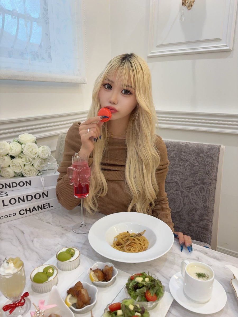 iamaina1026's tweet image. エレーブクリニック💖@elevclinic__jp

韓国で肌管理してきた🥹
色素沈着を治せるレーザーや鎮静管理とかしてきたよーー♡♡

施術して2週間経ったけど、めちゃくちゃ肌がピカピカ✨院内も凄く綺麗で個室だし、スタッフの皆さんも優しくて本当に最高だった🥰
#pr