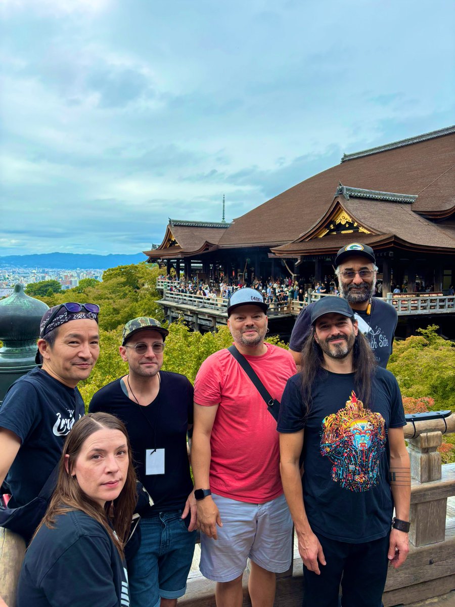 【名古屋Stiffslack 】
無事終了致しました！暖かく迎入れてくれた地元勢に感謝です！全バンドクオリティが高くて本当にとても良いイベントになりました！さて今夜は下北沢ERA！何と言ってもレジデントPA、世界の山下が降臨する夜。これにより今夜は全バンド2割増しで期待が高まります！マストカム！