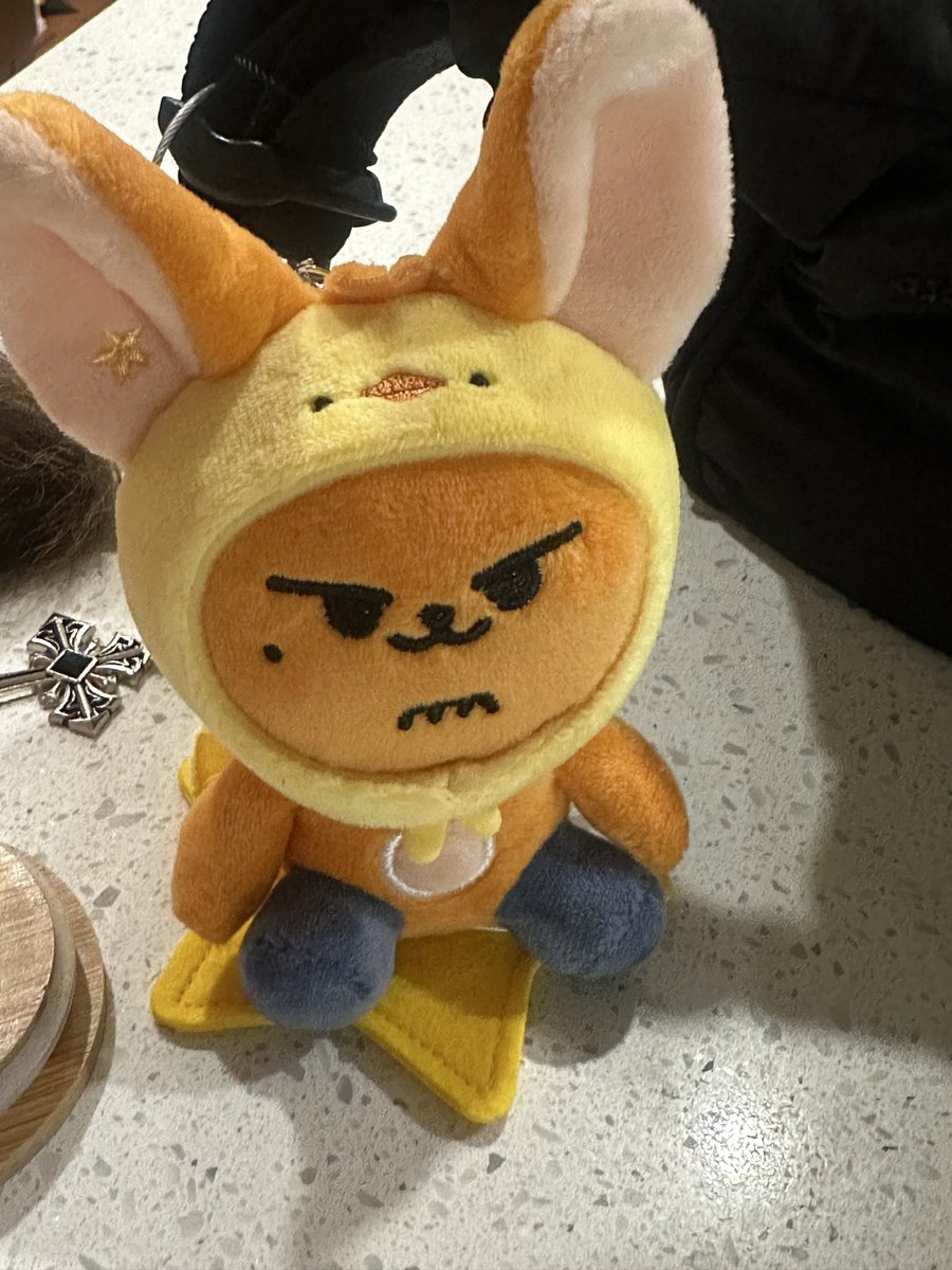 hwangchooniee's tweet image. admin has finally found me &amp;gt;:3