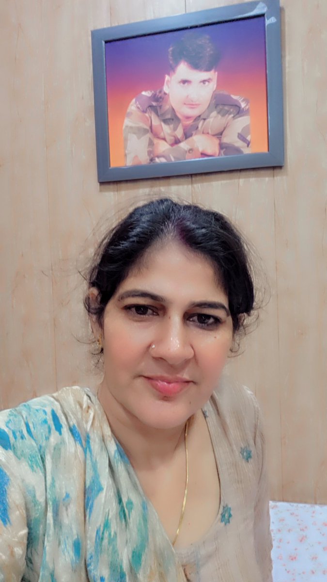 हर दिन नया है, बस सोच को बदलो और दिशा खुद बदल जाएगी।
#GoodMorningEveryone 
#राम_राम_जी