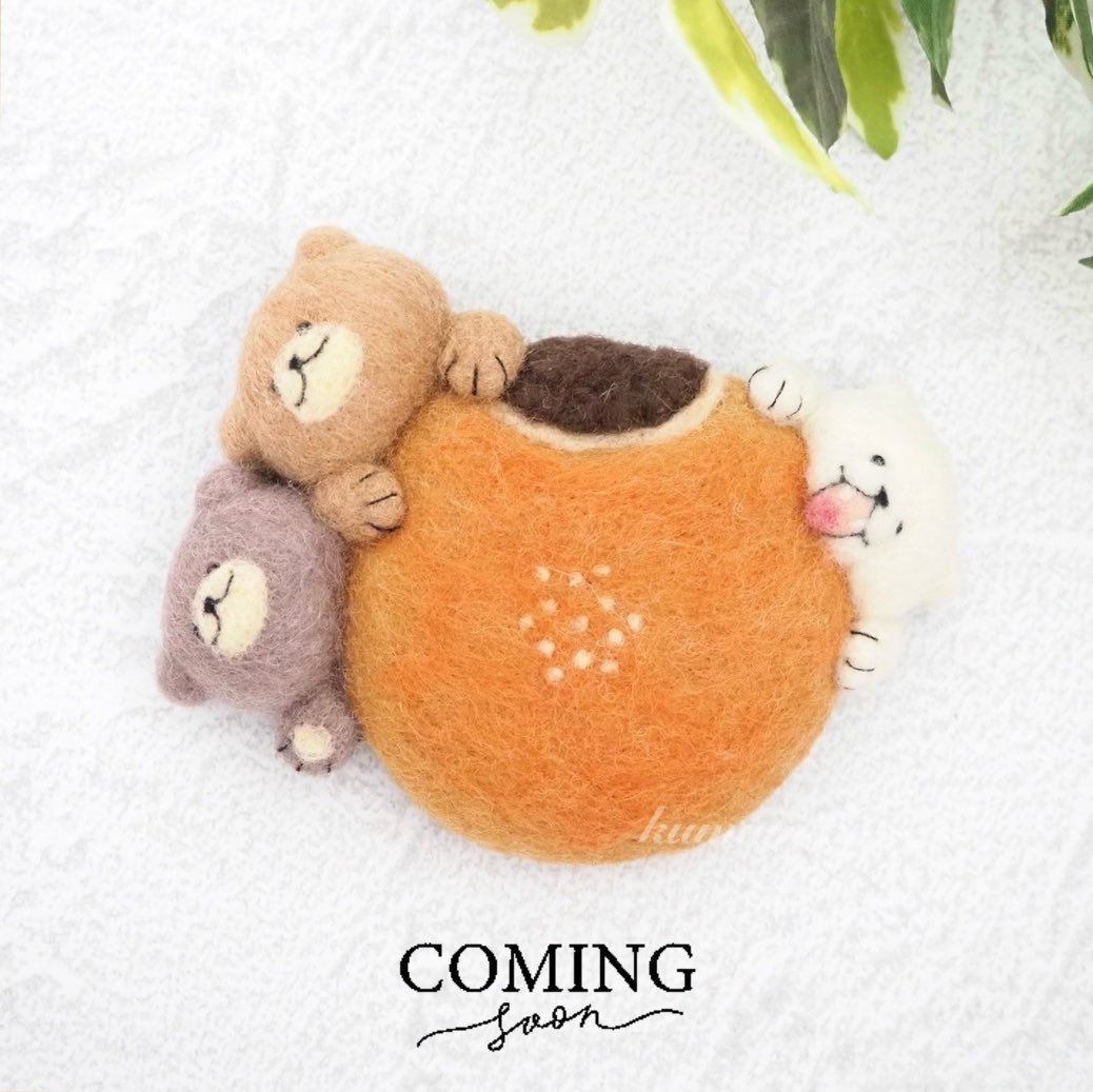 ひよこカーのひよこくまちゃん　羊毛フェルト ひよこカーのひよこくまちゃん 羊毛フェルト □ひよこほっぺマグネット