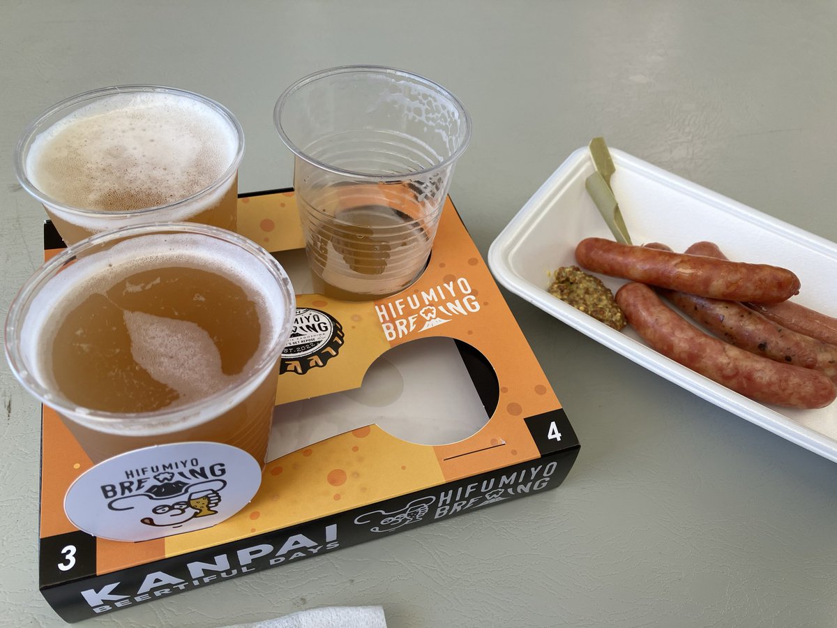 mocatfu's tweet photo. 昼から飲める幸せ🍺 https://t.co/GeQc3gXKE1