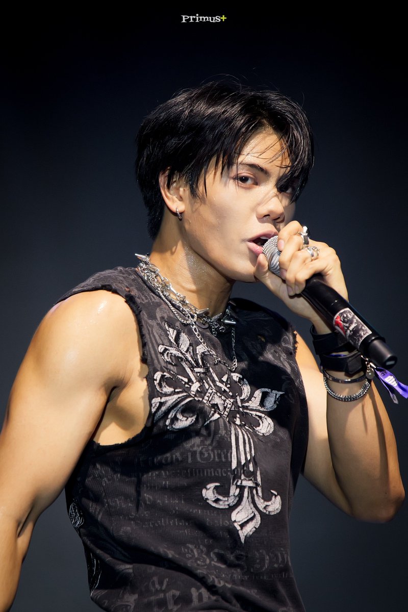 251011 📸 NEW:ID WILSON
BRIDGETOWNE OPEN GROUNDS

NEWID LIGHTS UP THE NIGHT
#NEWIDXBlackoutManila
#NotJustAFestival #BlackoutManila 

#NewID_Wilson @/whateverwilson
#New_ID <a href="/official_newID/">New:ID OFFICIAL</a>