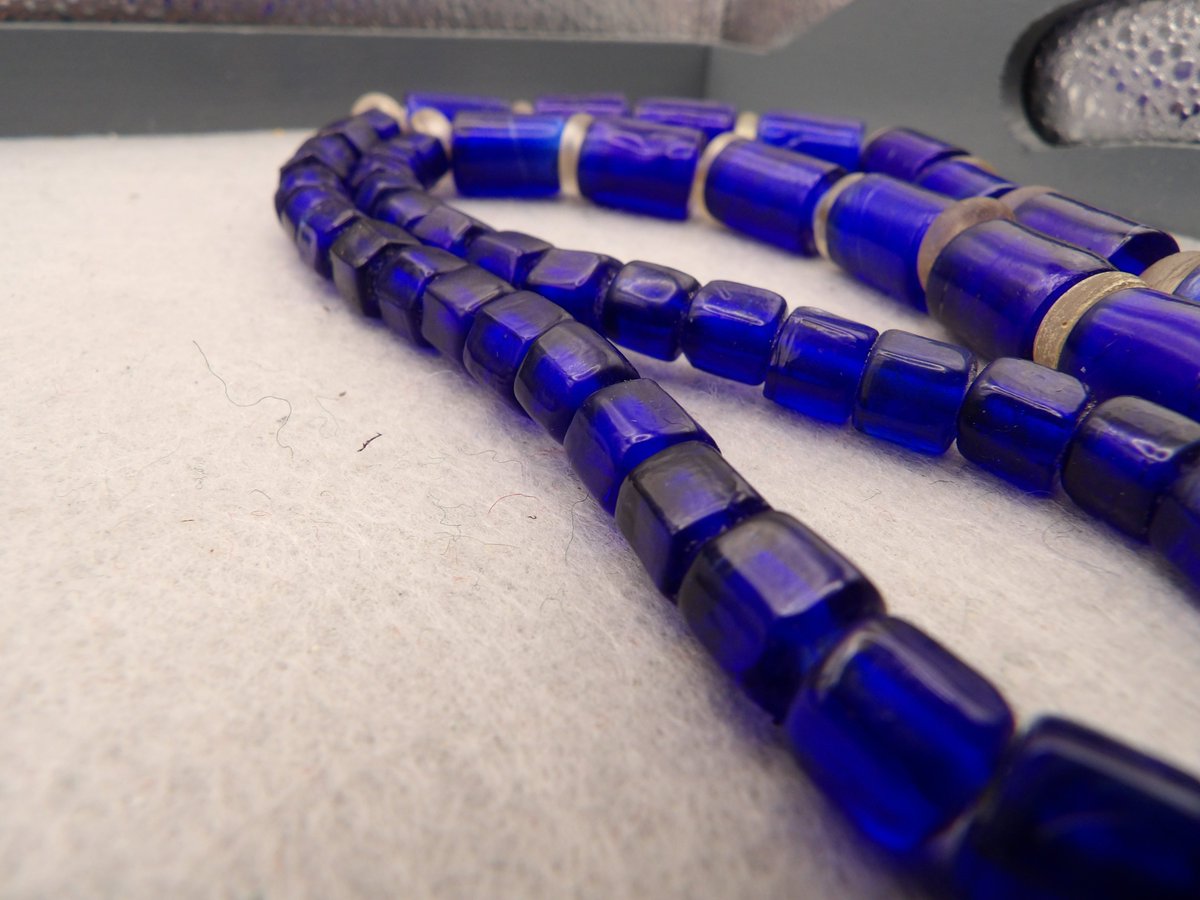 Strand no.6
White Hearts, Venice c. 1920
Russian blue, Bohemia c. 1840
Dutch Doughnuts, Euro c. 1780