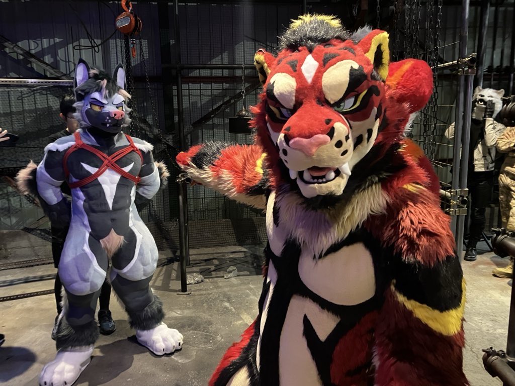 OMG!!🫢

獣身売買3‼︎
