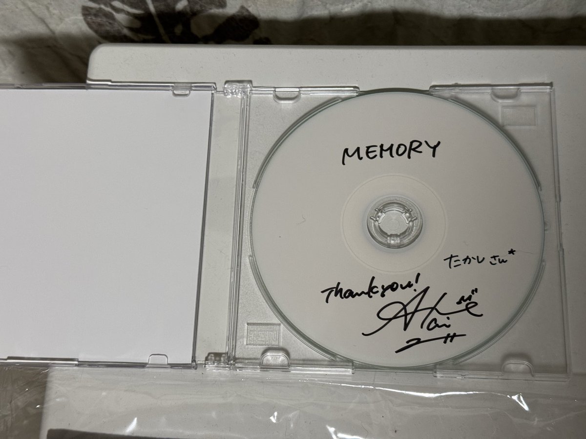 amagamijj's tweet image. 昨日届茜音愛さんワンマンライブグッズ届きました✨
CDはサインも入って😆
早速車で聞いて😆
Be free! から茜音愛さん入ってるから収録されてて嬉しい✨
ライブまだ行けてないから行きたい😭
これからも応援しますꉂꉂ📣📣✊😎

 #茜音愛
 #MEMORY