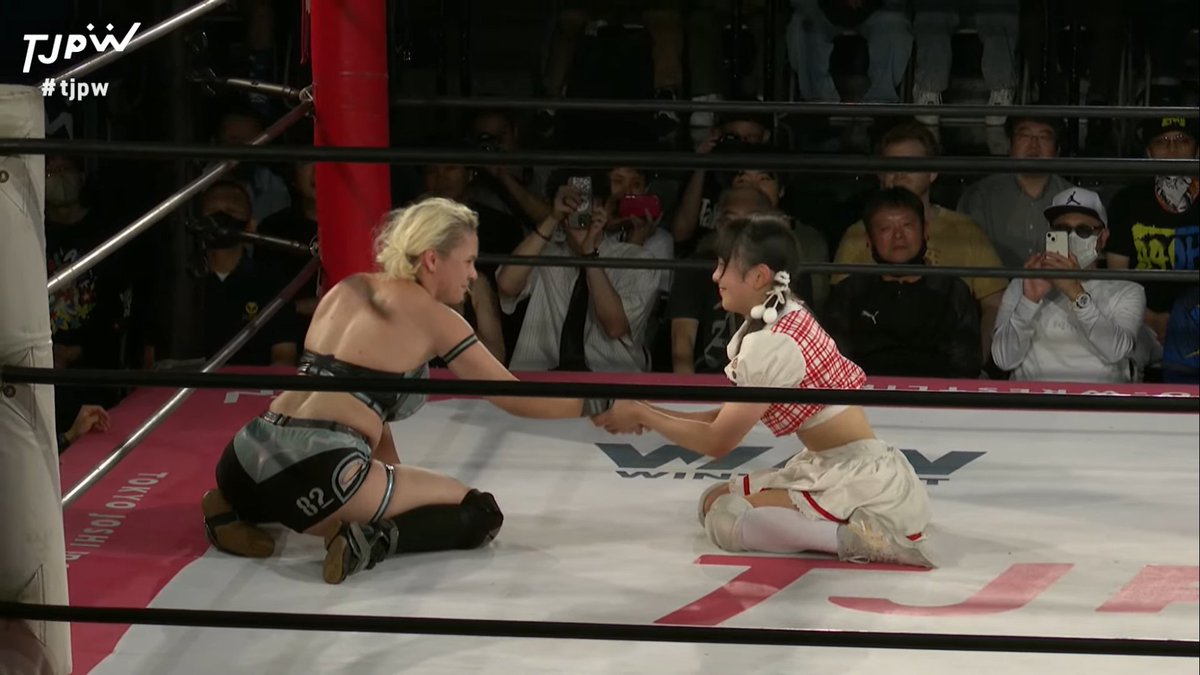 meraWRESTLING's tweet image. Uta Takami defeated Kira Summer by submission via Koala Clutch and advances to the final round of the Nextgen Tournament &apos;25.

#tjpw #ねくじぇね2 #キラ・サマー #高見汐珠