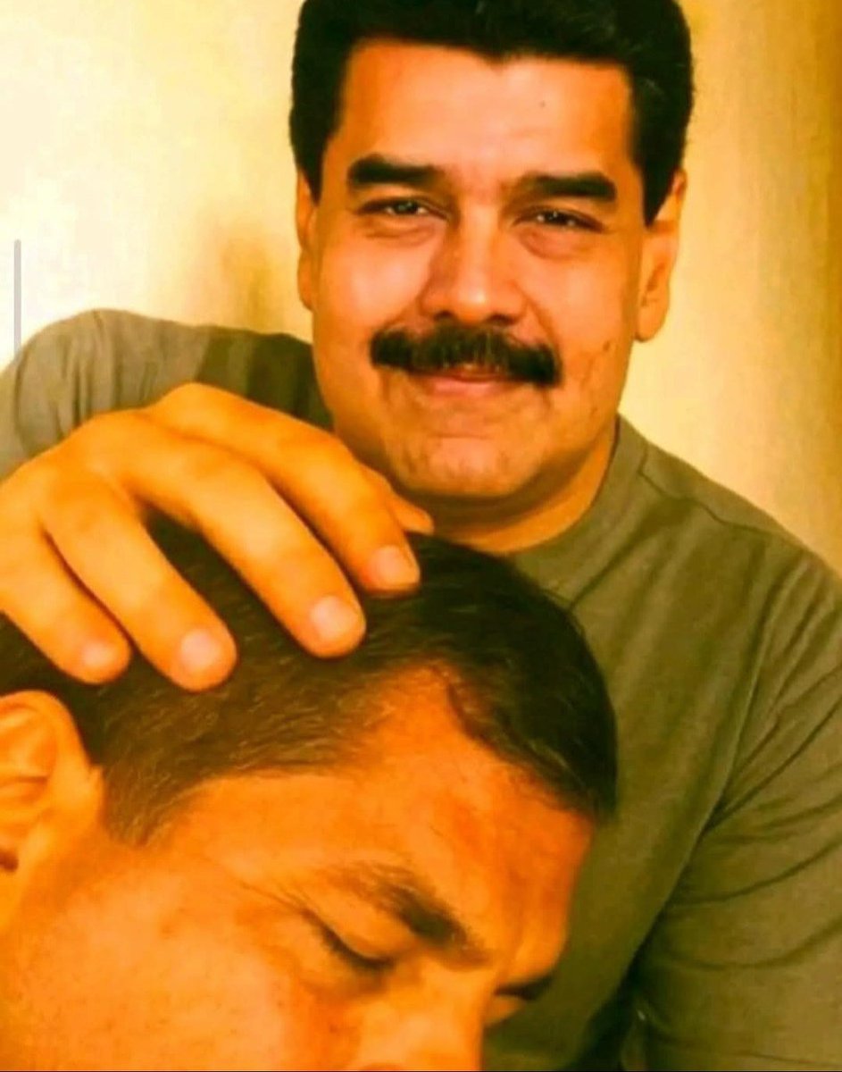 Alex22noalcom's tweet photo. @JohnTown_ El Hombre es bien metodico,siempre se asegura que no existan fallas tecnicas..🙄 https://t.co/QfB2Y9YoIU
