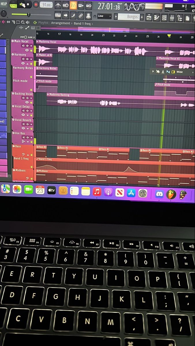 KH901002's tweet image. ᅠ
ᅠᅠ
𓌹 #REC_진울 — Chandra's POV 𓌺
ᅠAfter Ruru took the honor of our first take, next one is our supacool @VINESTLIE 's turn. 

With her great vocal, you guys must be curious about the result, right? 
Good job, Samantha! 
ᅠ