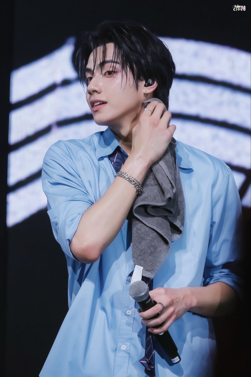 ₊˚ˑ ᴄʟᴏᴜᴅʏ — ꜱᴇᴀ — ꜱᴋʏ ♡ ꔛ ﹆ tweet media