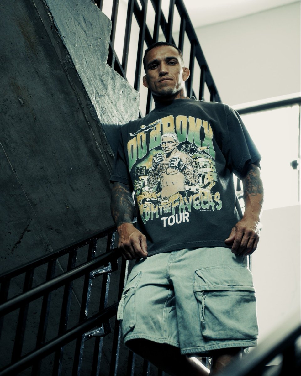 Full_Violence's tweet image. Silence the doubters. Charles Oliveira reigns supreme. A homecoming victory like no other.

Shop the Do Bronx Homecoming Collection now. 🦁