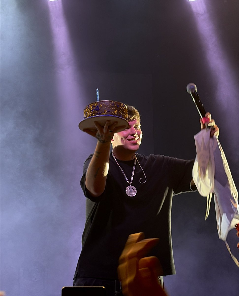 fffeliz cumple❤️ sos la admiración de todos.