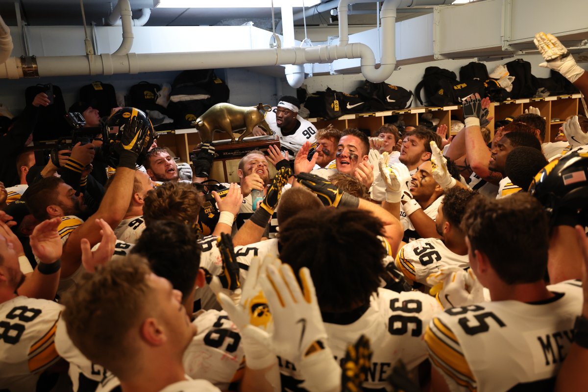 HawkeyeFBNotes tweet media