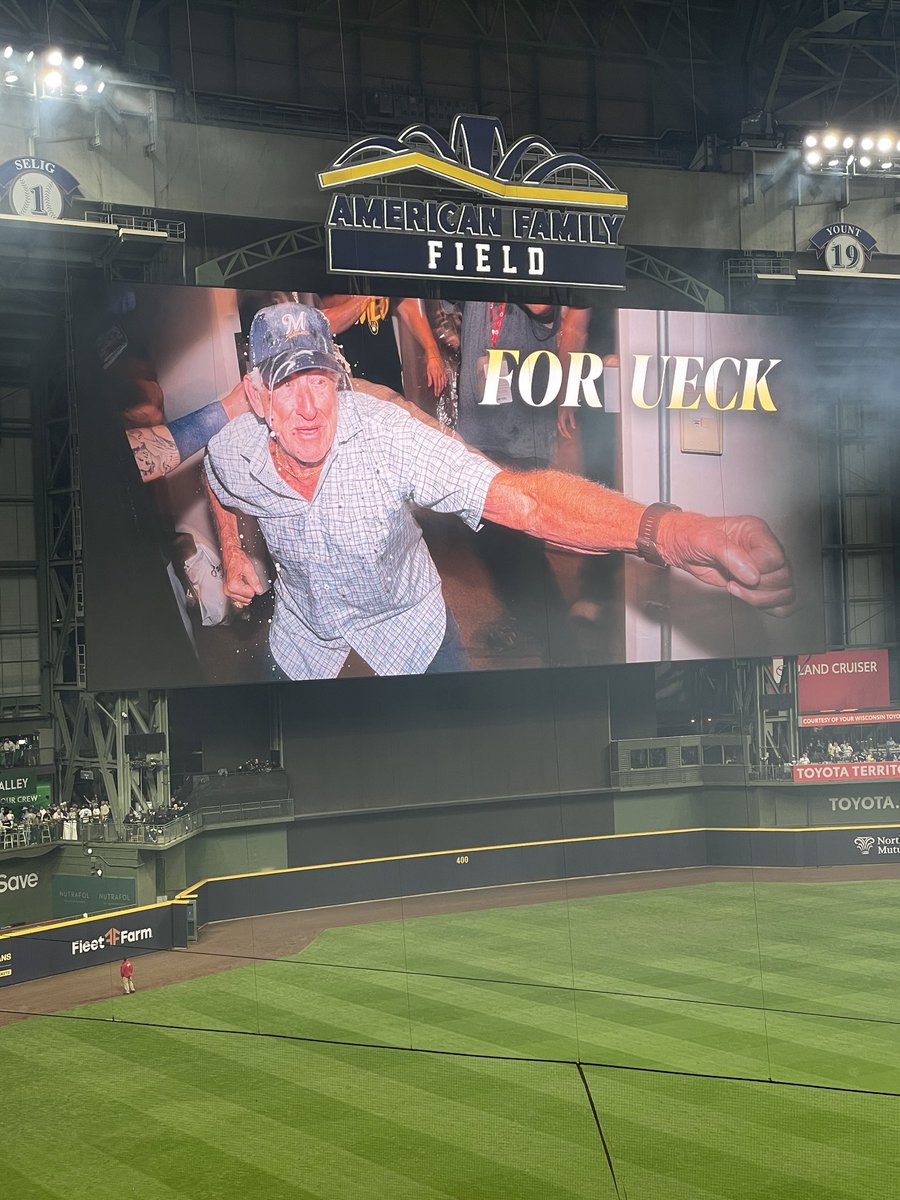 BrewersBabes's tweet image. YESSSSSSSSS THIS IS OUR FUCKING CREW