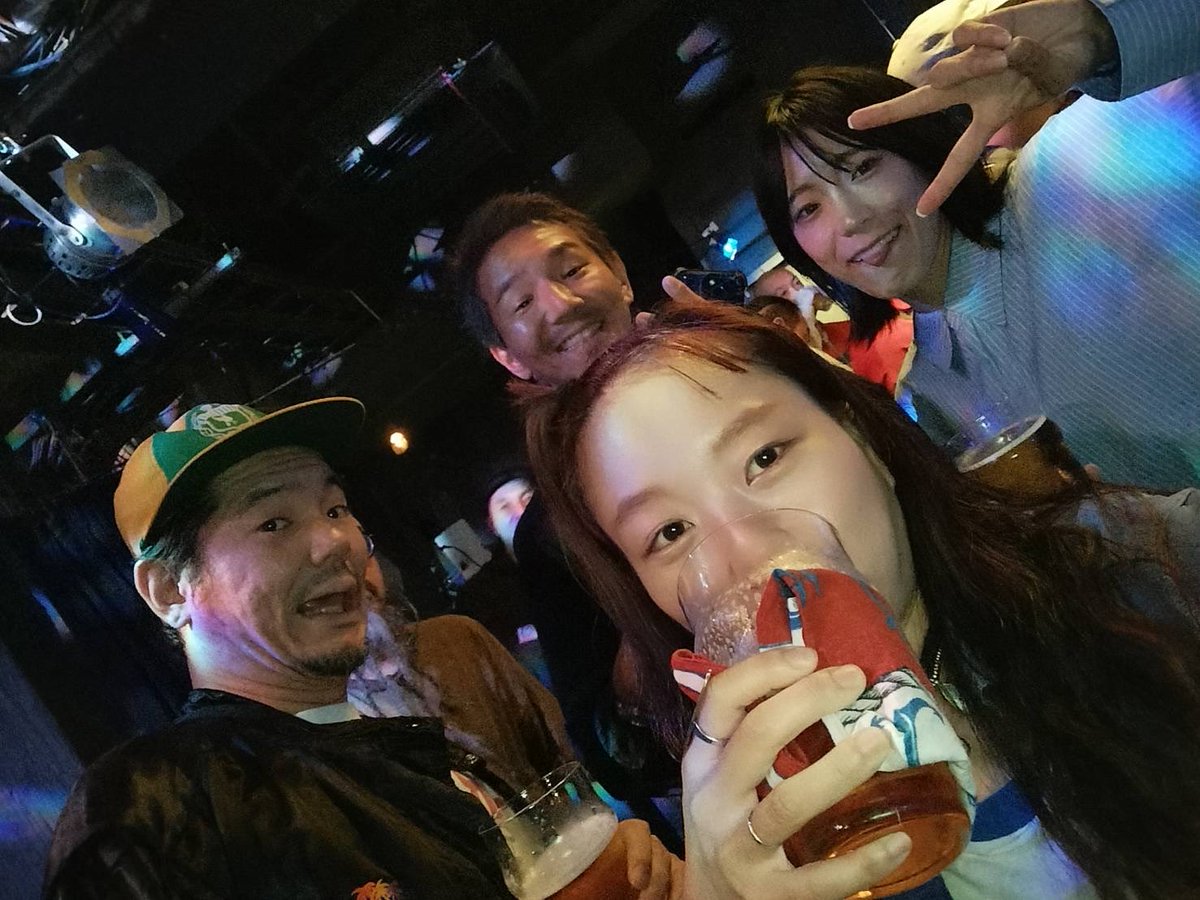 昨日はドリーさんの新バンド「THEWAVEZ」のライブを見てきた！
ライブハウスがハッピーなダンスフロアになってめちゃくちゃ踊ったっす⚡️
れむとも久々に会えたしめちゃ良い一日だった