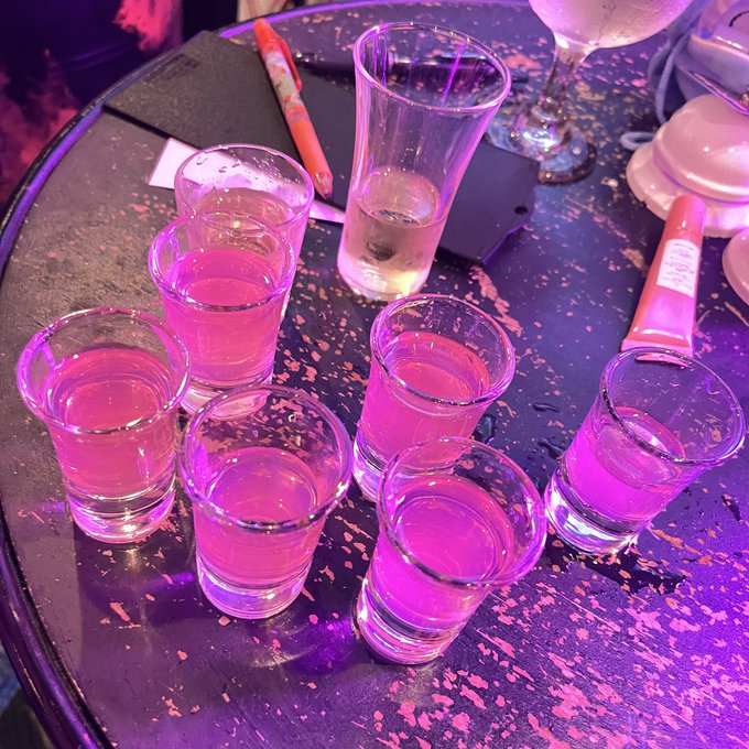 不良メイド喫茶・Bar黒月柏店のツイート