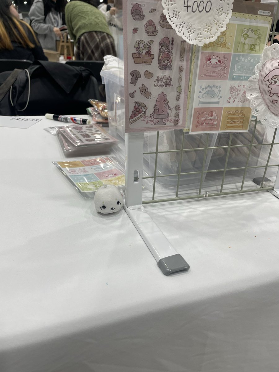 어제 부스에 들러주신분들 모두 감사합니다🥹
선물해주신 간식들도 정말 맛있게먹었어요🤍🤍 재고통판폼으로 돌아오겠습니다☺️☺️
(사진은 급하게 찍어서 이런거밖에 없네요ㅋㅋ)