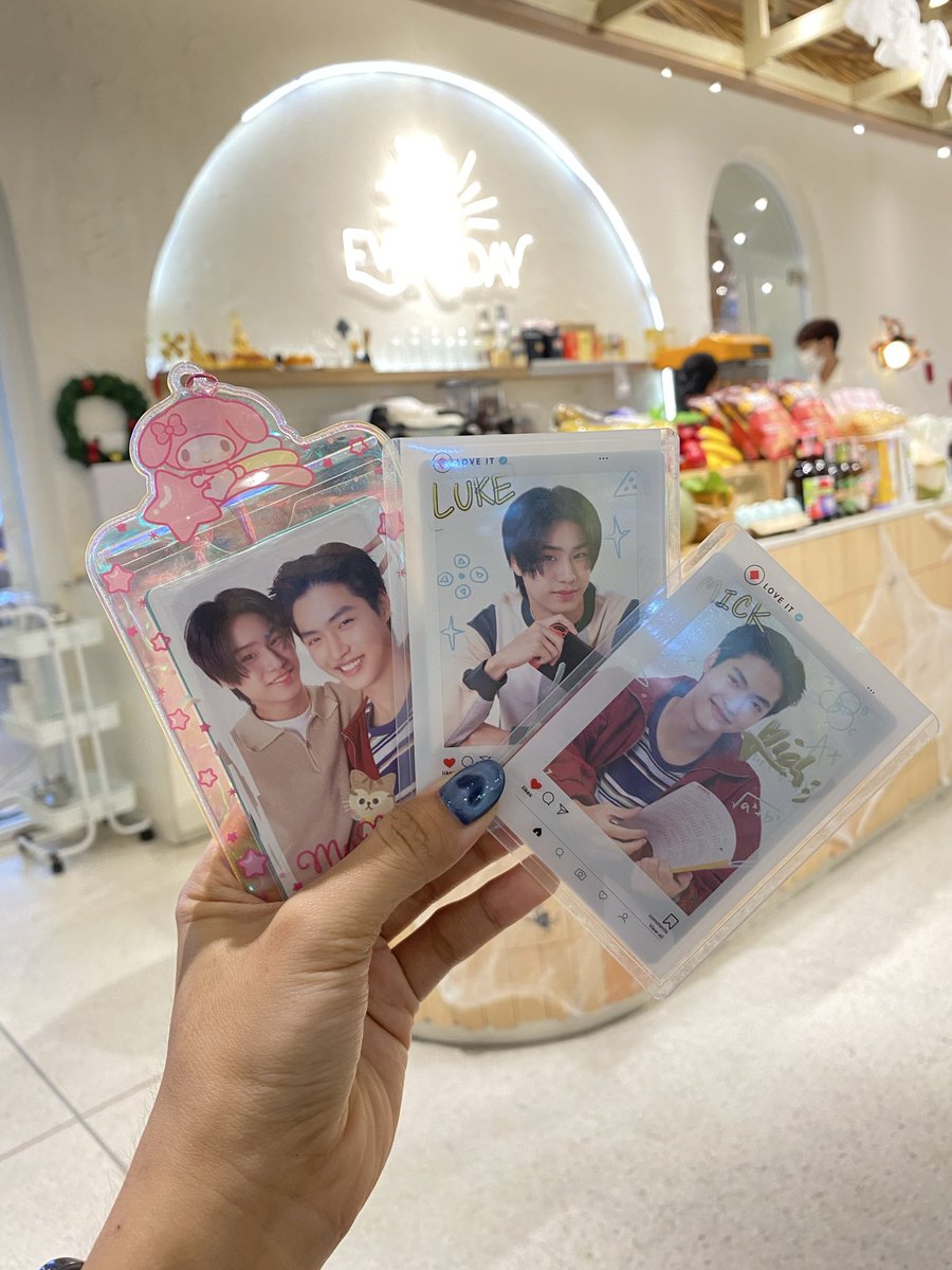 halfmyhppness's tweet image. Where are u, KitShane ? 😳🤏 

📍Everyday Mookrata Riverside 
🎞️ Boys In Love Series Ep 1 &amp;amp; Ep 12 

#BoysInLoveSeries 
#lukeso_ #mickmetas #LukeMick