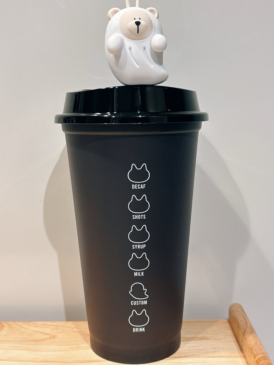 int_lemon's tweet image. スタバのハロウィンカップええやん🎃