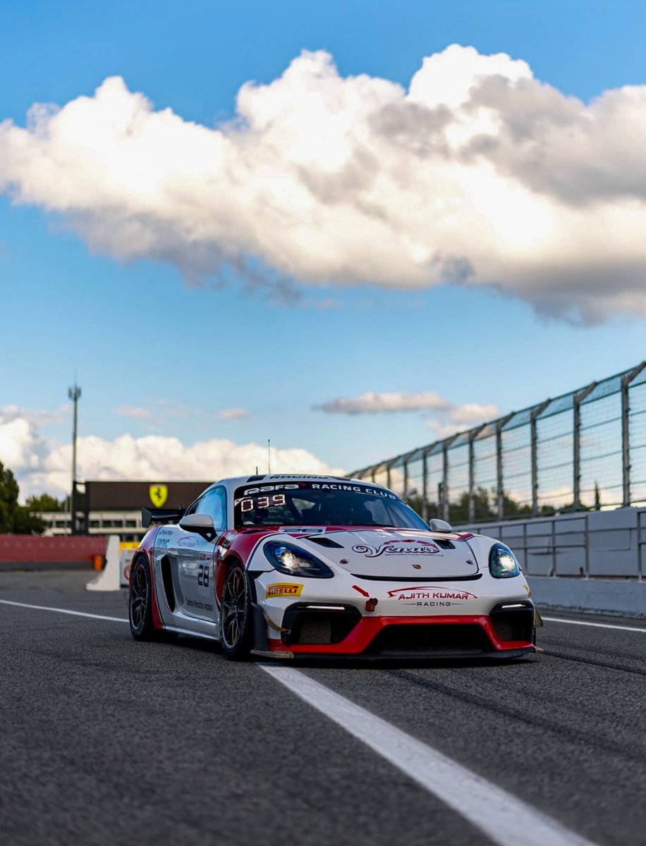Thalafansml's tweet image. 🔥🔥🔥🔥

#AjithKumar #RomainVozniak #AjithKumarRacing #GT4 #Barcelona #AKRacing #Motorsport #VenusMotorcycleTours #AspireWorldTours