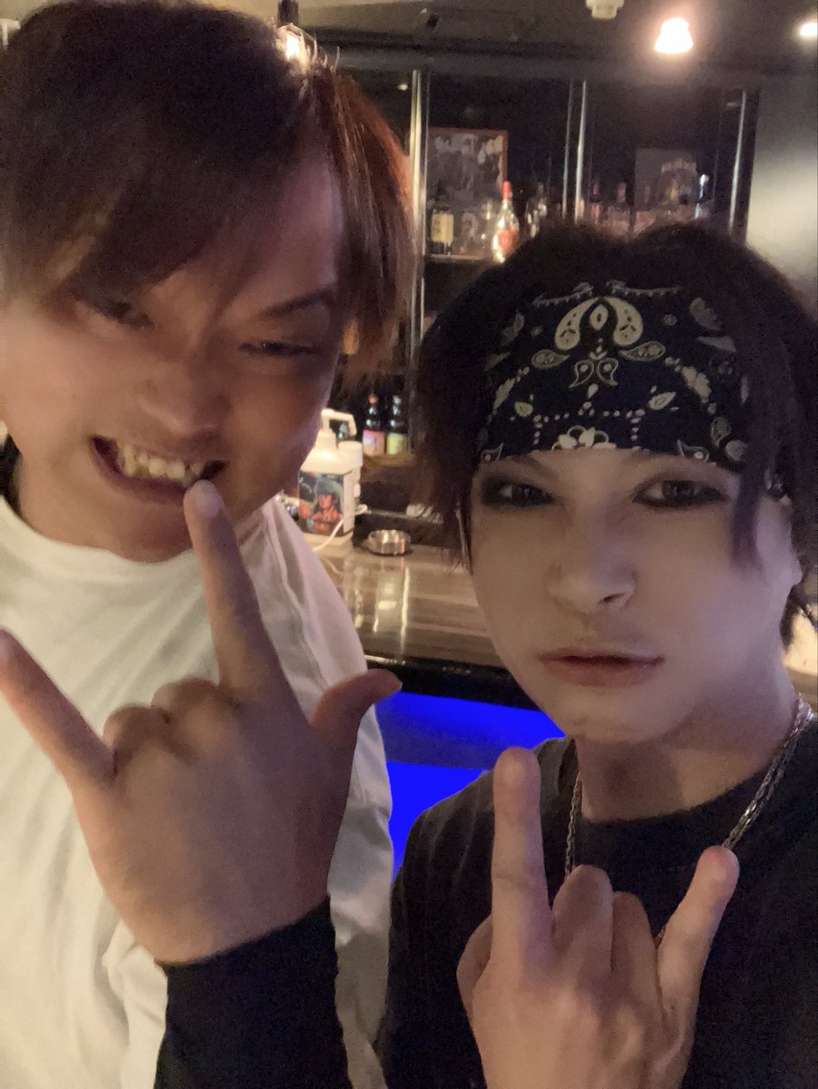 今から久留米でバンドのLIVE‼️
ドラムandベースのリズム隊‼️
出陣‼️✨✨✨✨