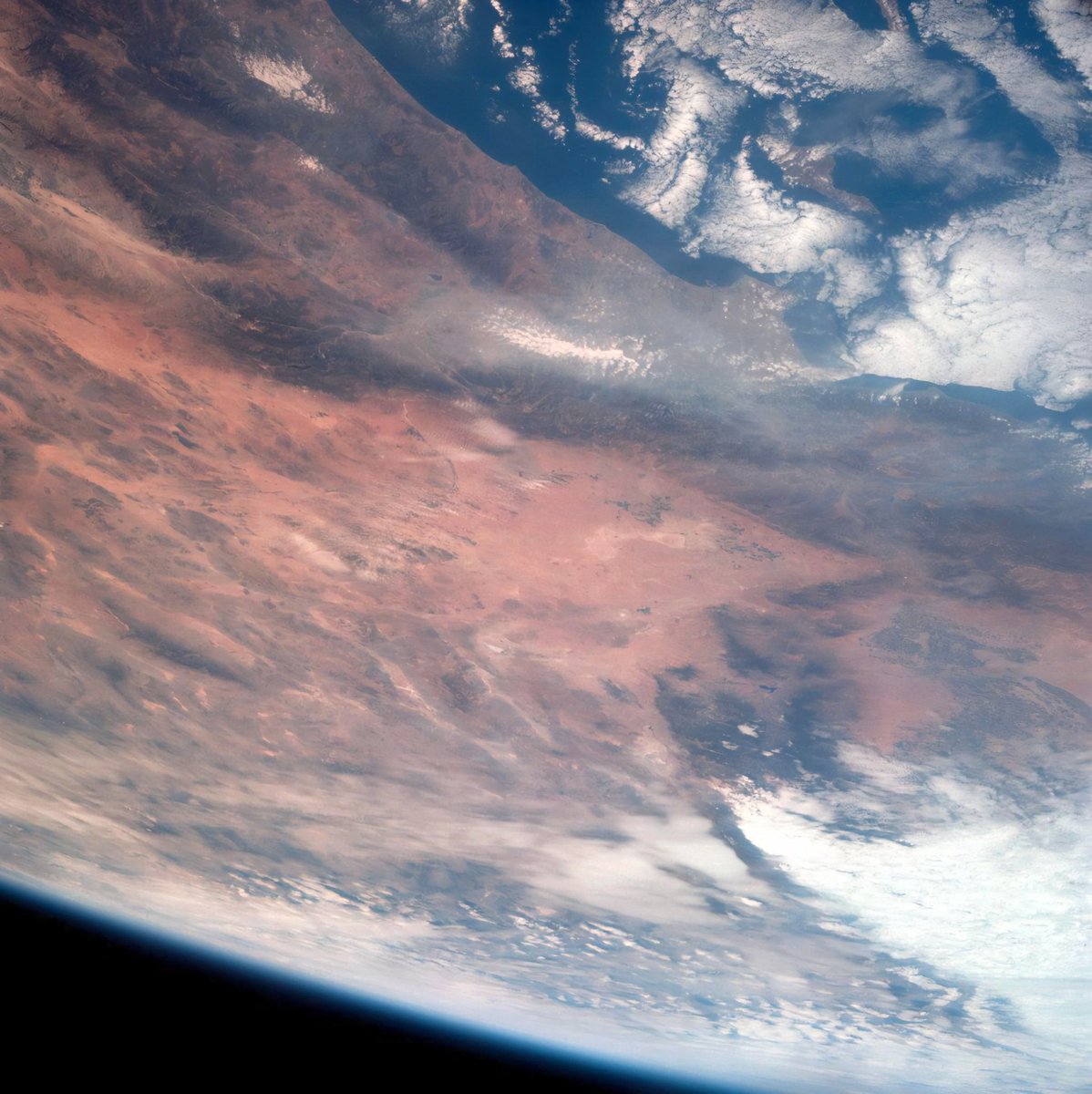 contactlight69's tweet photo. This view of southern California was taken by the #Apollo7 crew during their 18th revolution of the Earth on October 12, 1968.

https://t.co/c3jCbURd2m
https://t.co/38OK3ZpPwh https://t.co/Py0MBQFShe