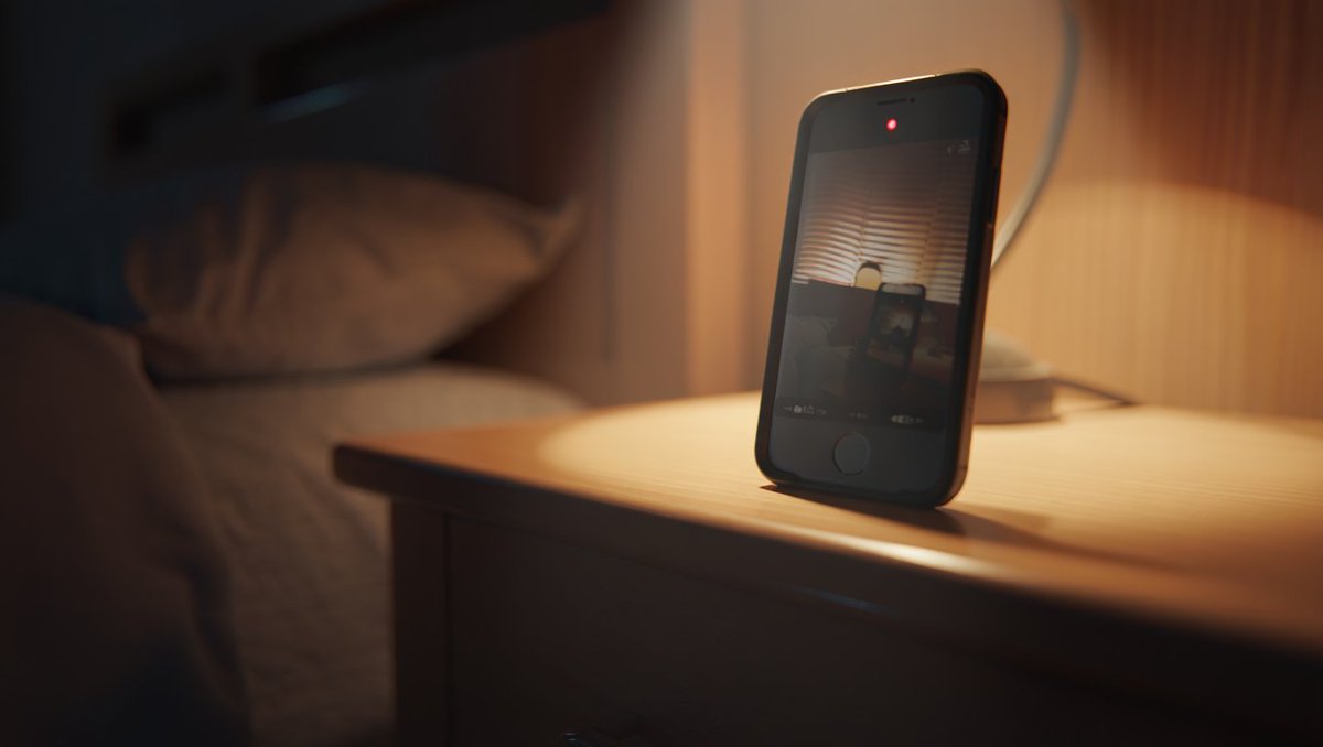 TheHackersNews's tweet image. ⚡ Apple’s Siri recordings are under criminal investigation in France.
A whistleblower says they captured “intimate” conversations — enough to identify users.
Apple denies misuse, but prosecutors aren’t convinced.
Read ↓ thehackernews.com/2025/10/threat…