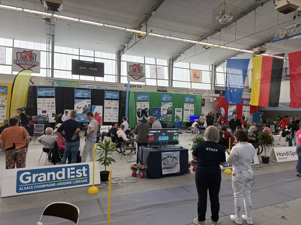 Remise des prix aux jeunes escrimeurs en fauteuil d’une nouvelle très belle édition du Challenge Handisport du Cercle D'escrime De Sarrebourg ! 
🤺🧑‍🦽🏆