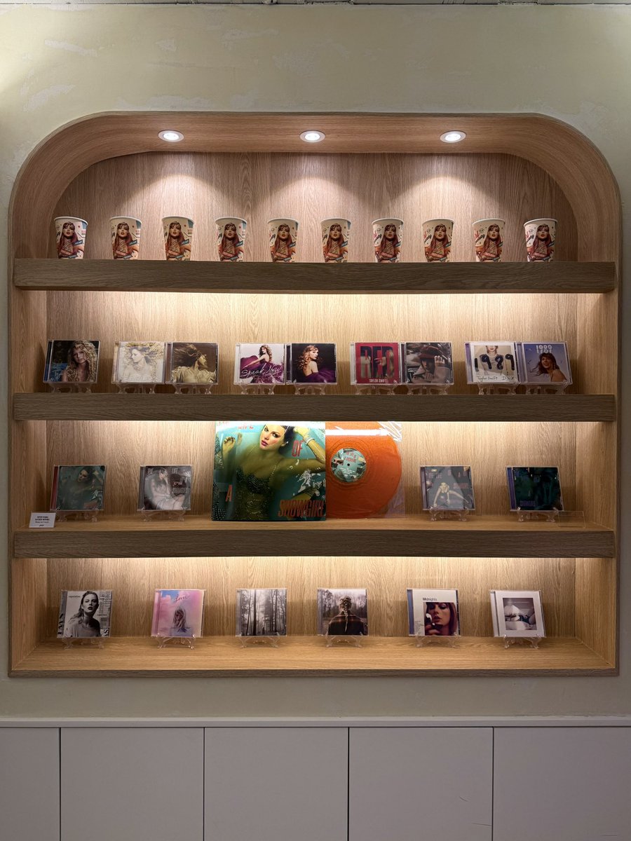 테일러 스윞으트 언제 이렇게 인기 많아졌나요 나만 아는 작은 가수인 줄 알았는데

#Into_the_Showgirl_Stage
#테일러와_쇼걸_소사이어티