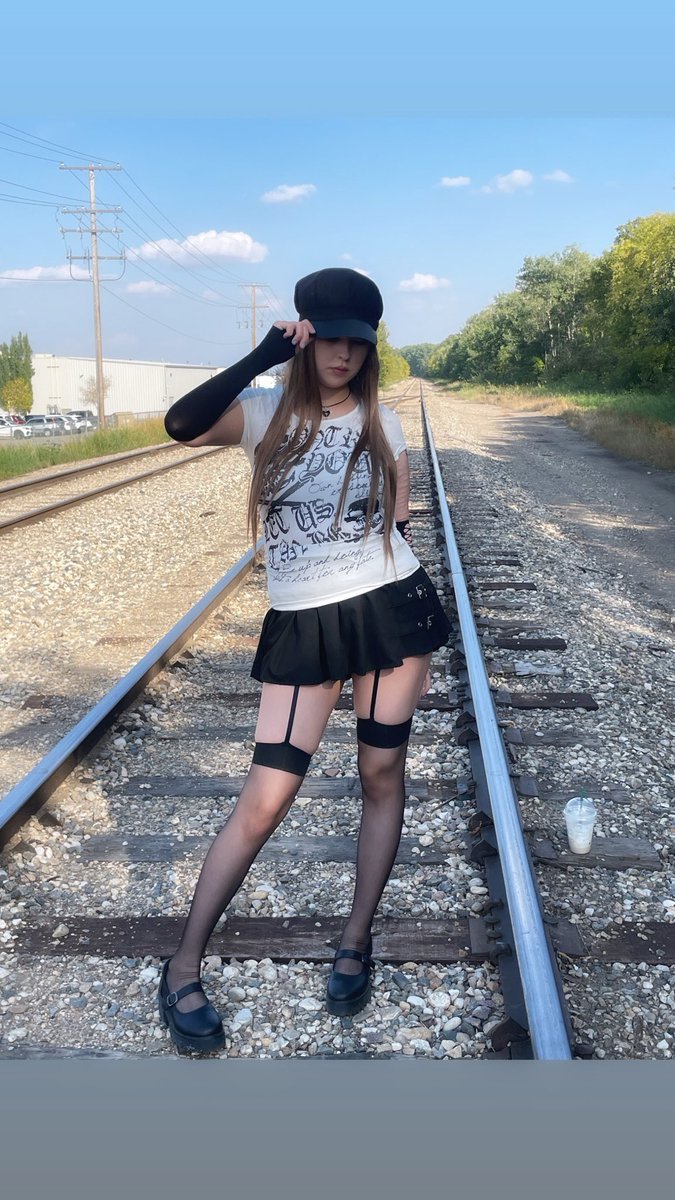 rileyc0bain's tweet image. 🐦‍⬛
#fit #outfitoftheday #gothtwt #gothicstyle #emotwt