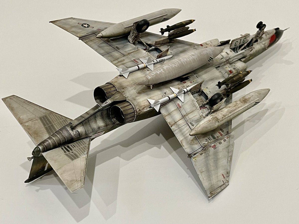 junjun_1944's tweet image. #プラモデル
#ファインモールド
#scalemodel
1/72
F-4E(初期型)ファントム
“ベトナムウォー”
生まれて初めてジェット戦闘機を作りました!
普段AFVしか作らないのであまり要領がわかりませんでしたが、こちらのキットは合いもよく非常に制作しやすかったです。
F-4シリーズ一通り作りたい〜