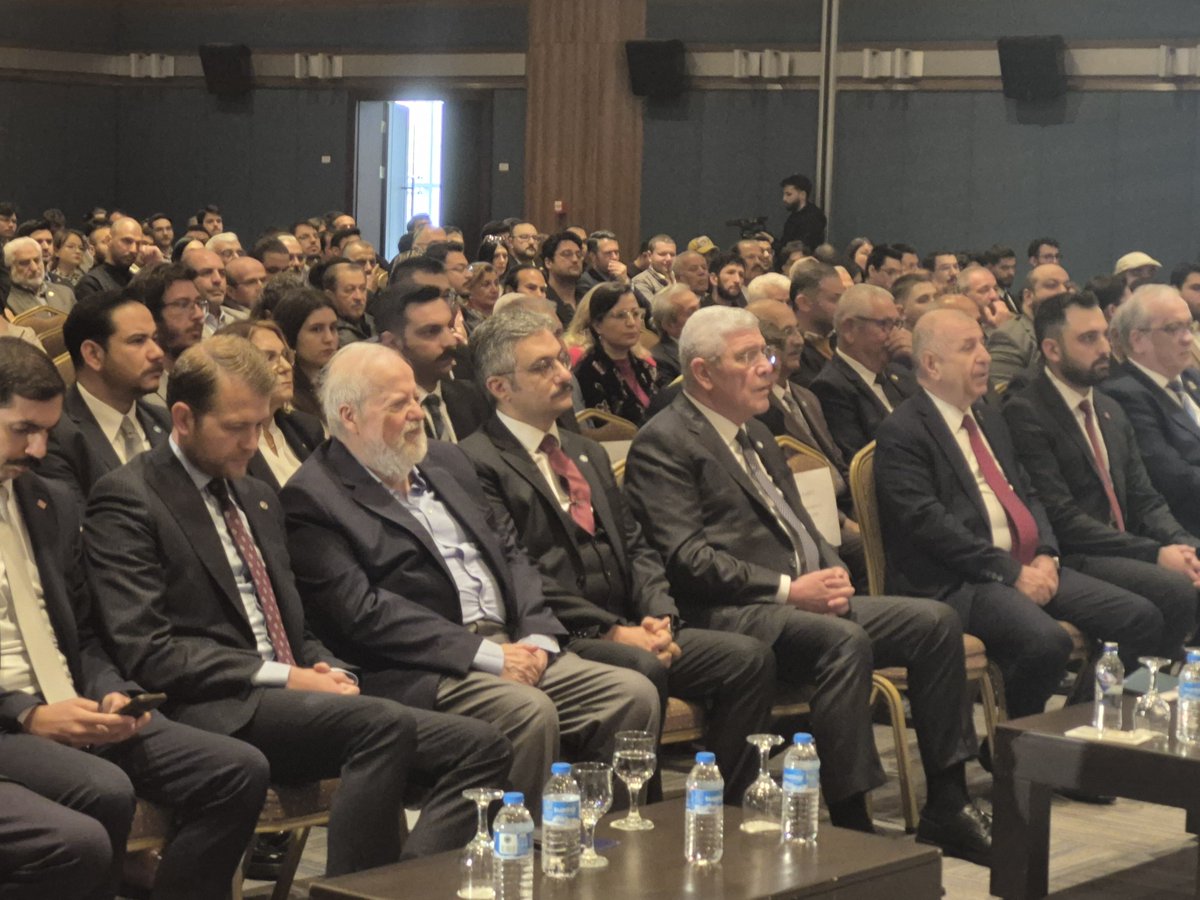 KongreDernegi's tweet photo. Milliyetçi Kongre Derneği’nin "Milliyetçi İktidar" temalı 3’üncü Büyük Kongresi Genel Başkan Aykutalp Arıcı'nın açılış konuşmasıyla başladı. 

İYİ Parti Genel Başkanı Müsavat Dervişoğlu ve Zafer Partisi Genel Başkanı Ümit Özdağ kongreye katılan isimler arasında bulunuyor.
#MilliyetçiKongre #Milliyetçi